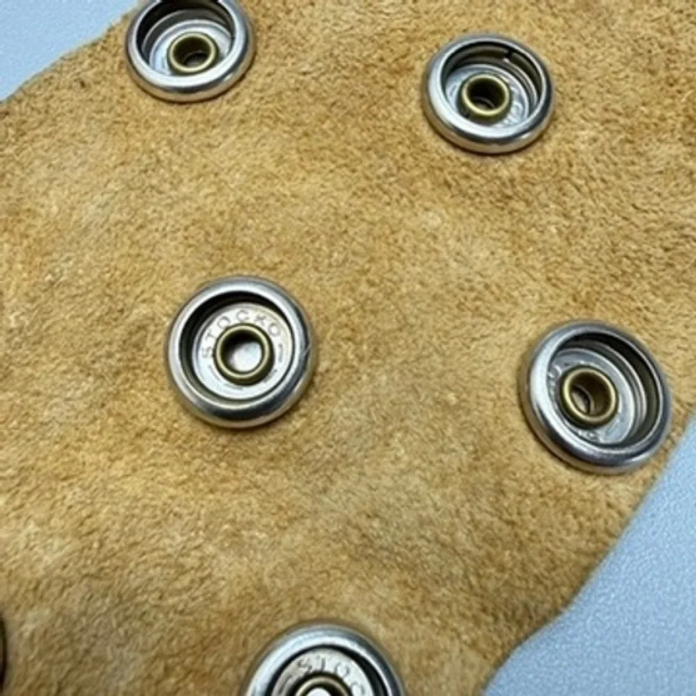 VTG Wide Silver Tone Leather Studded Snap Belt 39